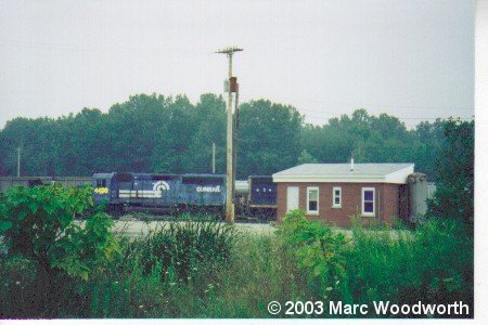 conrail_csx_at_the_former_csx_roundhouse_in_astubula_ohio.jpg