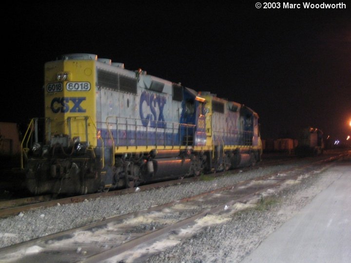 csx_8018_lashed_up_to_csx_4312.jpg